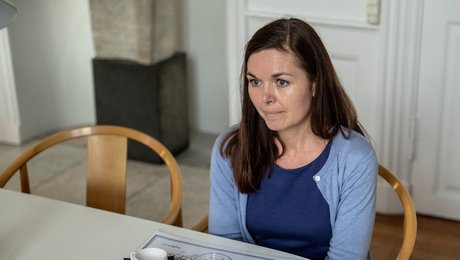 Honning, bøger og en julekoncert-cd: Her er gaverne, kirkeministeren har fået siden valget