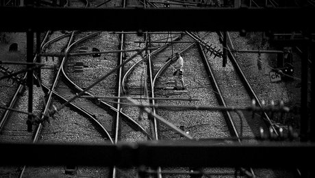 Moderaterne åbner for at fjerne opgaver fra Banedanmarks bord: “Der skal gøres noget nyt” 