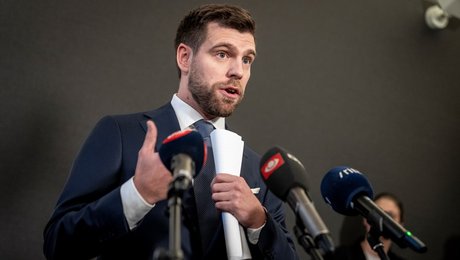 Minister for byer og landdistrikter går på orlov