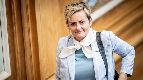 Socialminister bebuder enklere regler for visitation til hjælpemidler ”inden for en overskuelig fremtid”