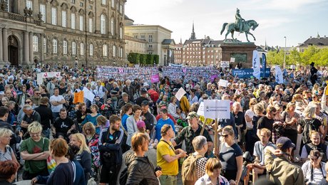 Onsdag aften tog demonstranter klar afstand fra de seneste aftaler på handicapområdet: ”Vi er mange, der har fået nok”