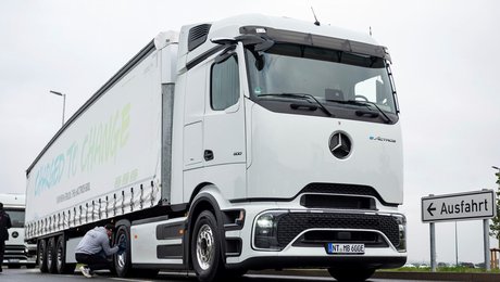 Europæisk højredrejning og konkurrence fra USA og Kina udfordrer den grønne omstilling af transportsektoren