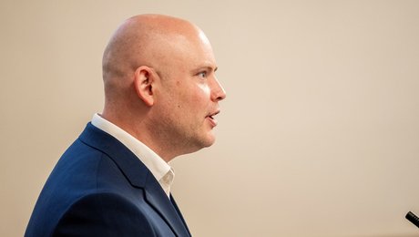 Kulturministeren i samråd om kønsforslag fra DBU: "Det har jeg svært ved at hidse mig op over"