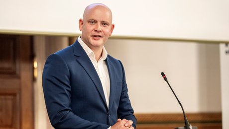 I 2025 skal Engel-Schmidt bevise sit værd som kulturminister