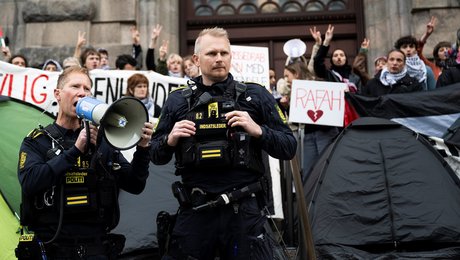 I 2019 tog en demonstration en uventet drejning på en københavnsk bro. I morgen falder der dom i principiel sag 