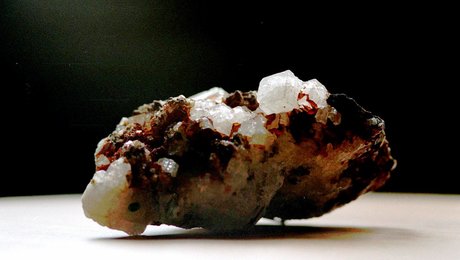 Tidligere bankdirektør: DR-dokumentar skævvrider debatten og puster til ilden før skæbnevalg