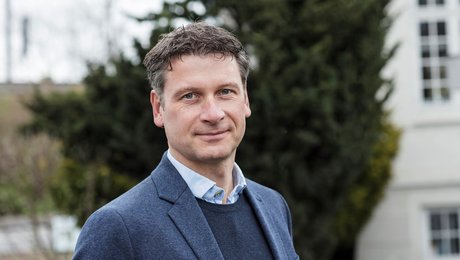 Christian Freitag: Regeringen ville styrke den praktiserende læge. I stedet presses vi væk af regionsklinikker