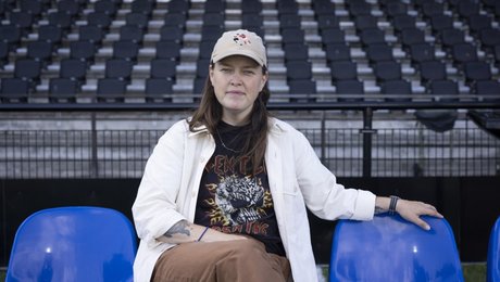 Kvindedivisionsforeningens kommunikationschef bliver direktør for fodboldklub