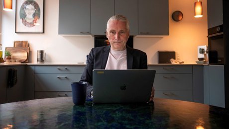 Drop AI, når du skal bestemme dig for, hvem du vil stemme på. Brug ægte intelligens i stedet