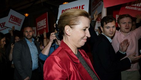 Socialdemokratiet står med en blodtud og enorme strategiske problemer efter tab til højre og venstre