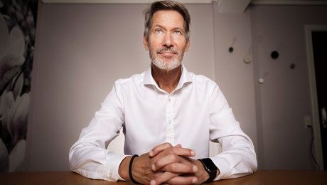 Et cirkelspark i hovedet og mødet med Løkke har formet magtmennesket Stén Knuth. Nu vil han være kompromisernes mand på toppost i idrætten