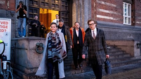 Mens 100 års socialdemokratisk rige sank i grus, stillede Ida Auken et sigende spørgsmål ved en halvtom fest