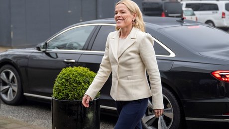 Midt i sparerunden på Slotsholmen vokser Ældreministeriet