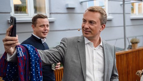 Kritikere så det som et slet skjult knæfald for Trump. For DF var det begyndelsen på noget eksplosivt