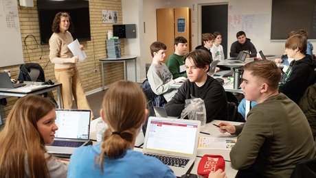 Lærer: SkoleGPT er fagligt upålidelig, inkonsekvent og moraliserende. Det kvæler den kreative og kritiske tænkning