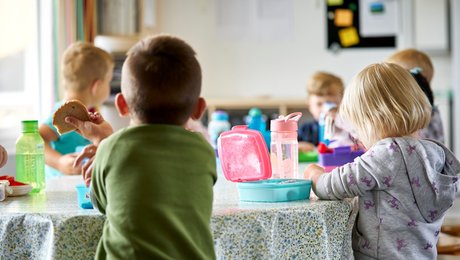 Forsker: Sådan ser Tesfayes kvalitetsdebat ud i børnehøjde – og den er ikke gratis