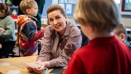 Ny beregning: Mette Frederiksens løfte om et klasseloft kan koste over 12 milliarder i København
