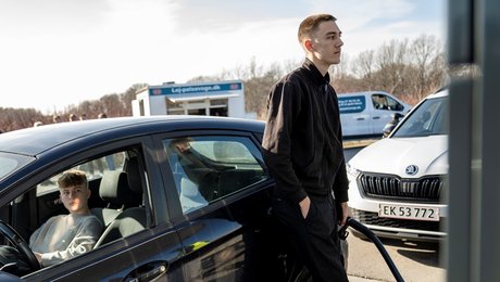 Næsten halvdelen af danskerne vil have lavere afgifter på benzin og diesel