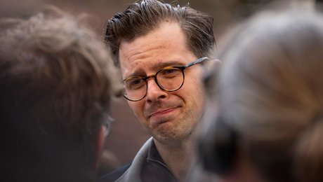 Vanopslagh har støttet voldelige narkobander. Det mangler han at erkende