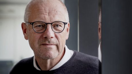 Infektionsprofessor modtager hædersbevis for covid-19-forskning