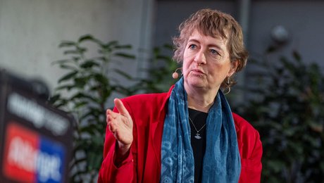 EL-borgmester kæmpede mod nye hoteller – nu har hun selv stemt for