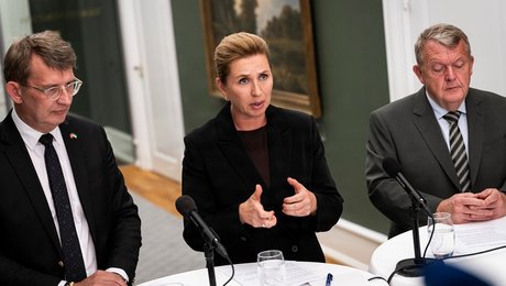 Helle Ib: De tre mest magtfulde politikere opfører sig som klynkende børn