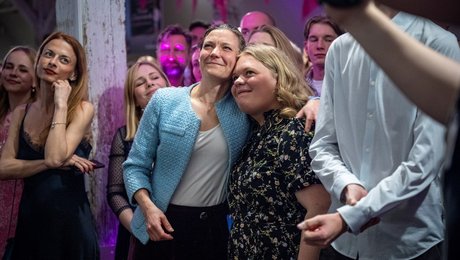 Forsker hejser advarselsflag: Skrottede politikere fortsætter med at arbejde politisk