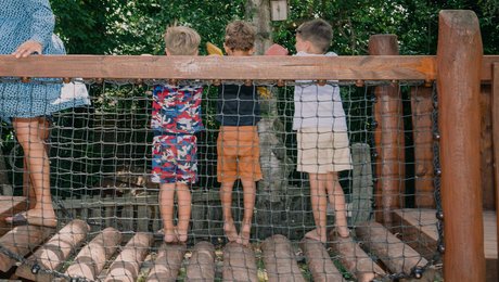 Institutionsleder: Mens vi diskuterer klassestørrelser, glemmer vi de store børnegrupper i daginstitutionerne