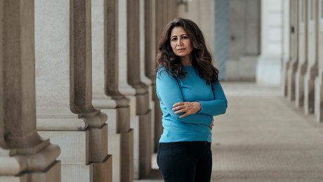 Özlem Cekic: Danske politikeres horisont rækker ikke længere end til benzintanken