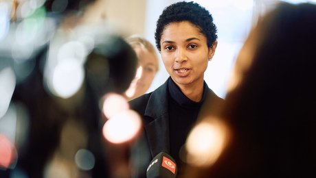 Christina Olumeko kalder på selvransagelse i Alternativet: "Har vi ikke andet politik end grise?"