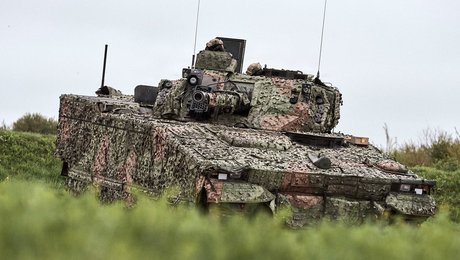 Vi bruger milliarder i rekordfart – men får forældet kampkraft retur i sneglefart