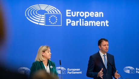 EU-parlamentarikere strammer budgetskruen: Større, bredere, hurtigere