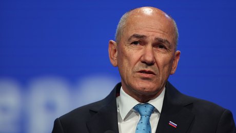 Kuldsejlede regeringsforhandlinger i Slovenien åbner døren for Trump-allieret