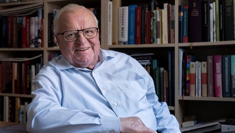 Tidligere trafikminister Helge Mortensen er død