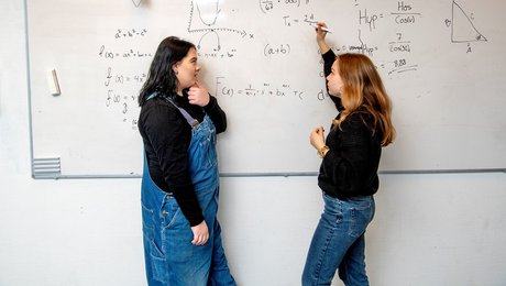 Rockwool Fonden: Hvis vi vil gøre noget ved karakterforskelle mellem kønnene, skal vi se på prøveformerne