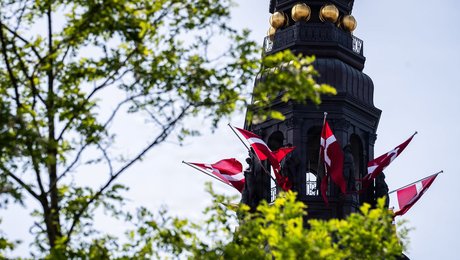 Her holder politikerne tale grundlovsdag 2026