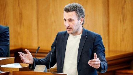 Flere partier vil sende datacentre bagerst i køen til elnettet. Nu advarer LA mod at gøre techgiganter til syndebuk