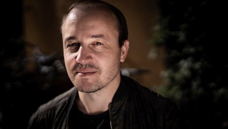 Lunar-stifter stopper som direktør
