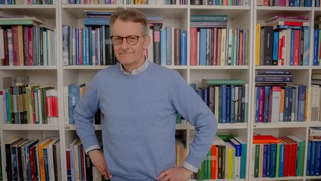 Professor leverer akademisk ammunition til politikere, der vil fri af menneskerettighederne. Men han blander jura og politik