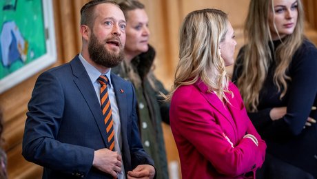 LA's nye ældreordfører går ned i timeløn for at blive politiker: "Er det hele værd"