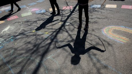 19 organisationer: Vi kan afskaffe børnefattigdom, hvis vi vil. Det er et politisk valg