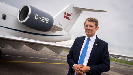 Aktivist og lektor: På vej ud ad døren indgik SVM-regeringen en problematisk millionkontrakt