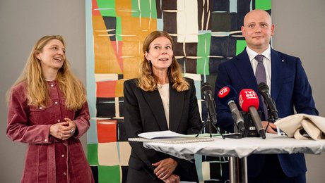 "Tak for alle klokken syv-møderne": Kom med til ugens afskeder mellem ministre og departementschefer