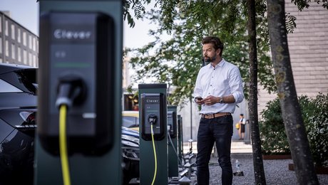Clever-stifter fyret fra Andel