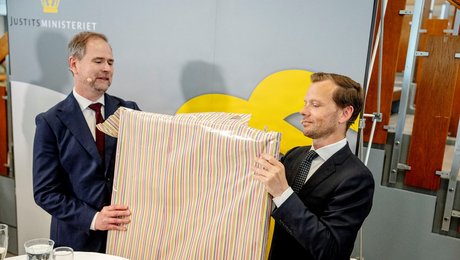 Tidligere DSU-formand er ny i S-ledelsen. Nu kritiserer hun partifæller for anonyme udtalelser om intern uro