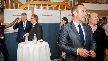 Her er, hvad der sker bag kulisserne, når et ministerium skifter hænder