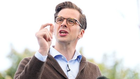 Vanopslagh: Inden 2030 skal mindst en tredjedel af al sagsbehandling håndteres af kunstig intelligens 