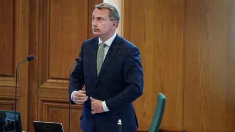 Messerschmidt fik sin benzindag i Folketinget. Men Socialdemokratiet havde taget tæskeholdet med