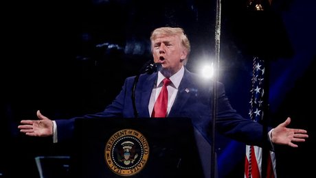 Trump er i gang med at udvide sin magt. Afslørende bog om hans bestræbelser er en journalistisk pragtpræstation