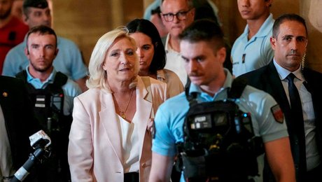 Marine Le Pen kan alligevel stille op til præsident valg efter ny dom i svindelsag